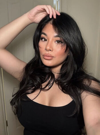 Full leaked Aleenatran private onlyfans photo