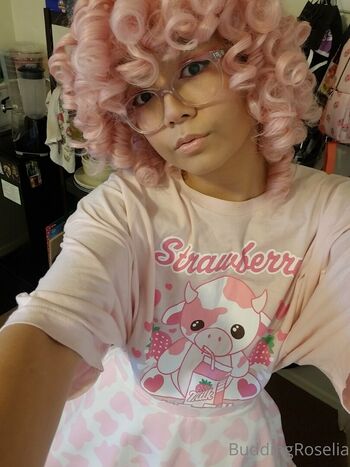 Full leaked Buddingroselia private onlyfans photo