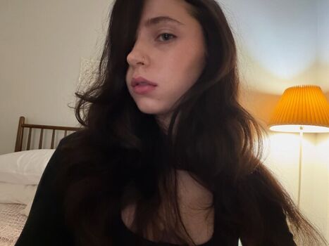 Full leaked Clairo private onlyfans photo