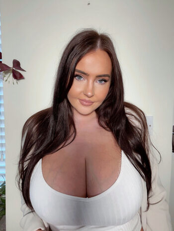 Full leaked Evelynwhite private onlyfans photo