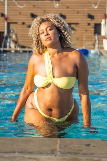 Full leaked Falyn fonoimoana private onlyfans photo