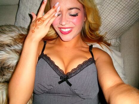 Full leaked Ginagraps private onlyfans photo