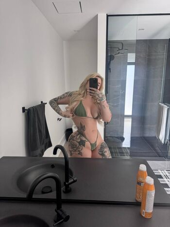 Full leaked Laughlyn tomassi private onlyfans photo