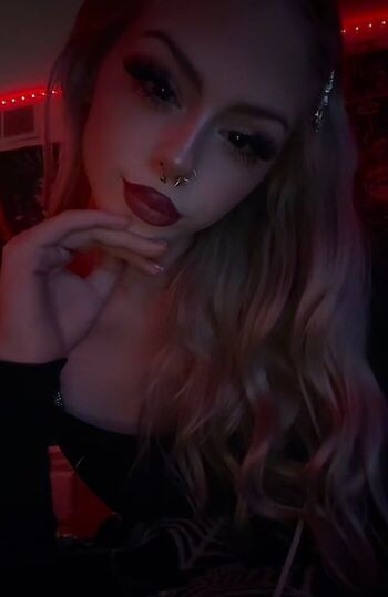 onlygothbitches