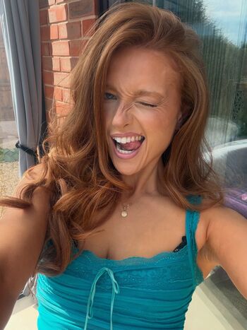 Full leaked Phoebeisginger page private onlyfans photo