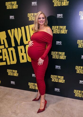 Pregnant Celebs