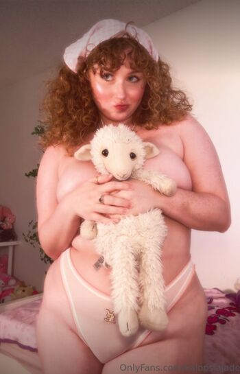 Full leaked Saradeline private onlyfans photo