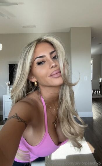 Taylor Peach Xo
