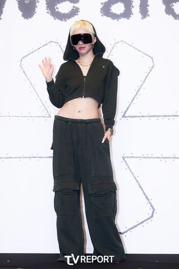 tiny.pretty.j