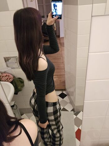 Full leaked Weeniestwee private onlyfans photo